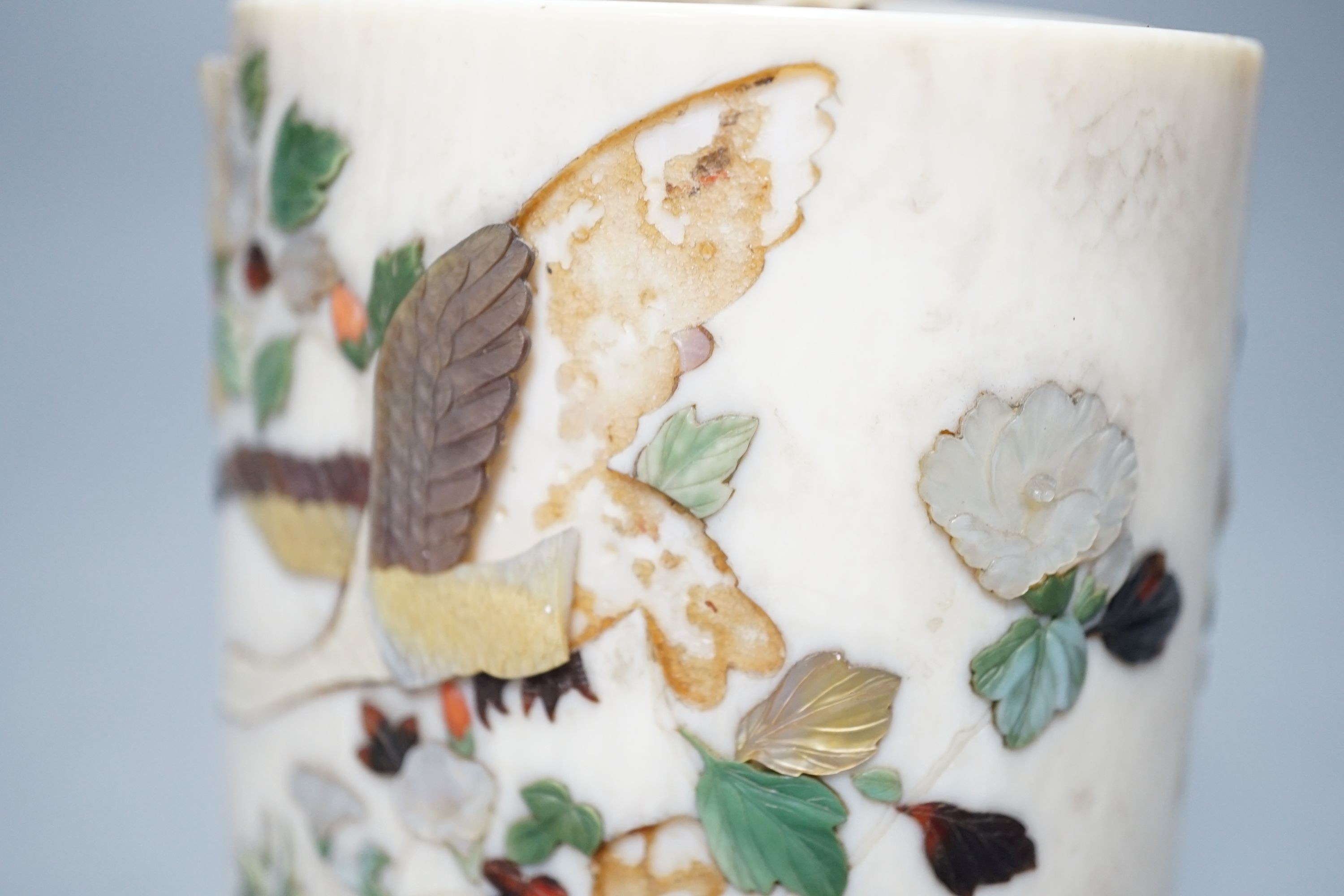 A Japanese shibayama ivory box and cover, Meiji period, with mother of pearl snail finial 12cm